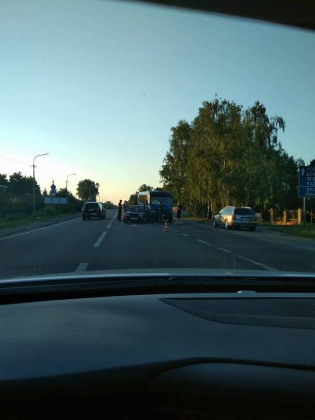 Поблизу Луцька в аварію потрапив рейсовий автобус