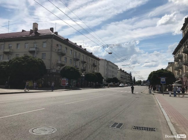 Рух центром Луцька перекрили: водії дезорієнтовані. ФОТО