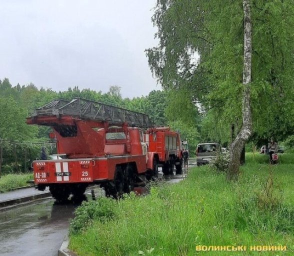 У Луцьку сталася пожежа в багатоповерхівці. ФОТО