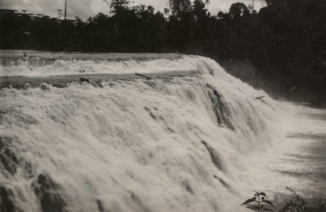 Водоспад в Бразилії, 1930-ті роки.