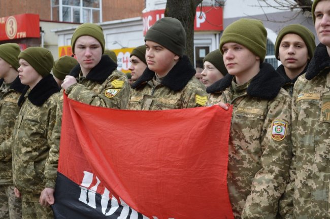 На Волині добровольців вшанували маршем патріотів. ФОТО