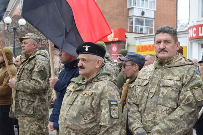 На Волині добровольців вшанували маршем патріотів. ФОТО