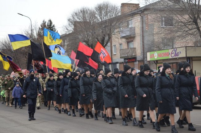 На Волині добровольців вшанували маршем патріотів. ФОТО