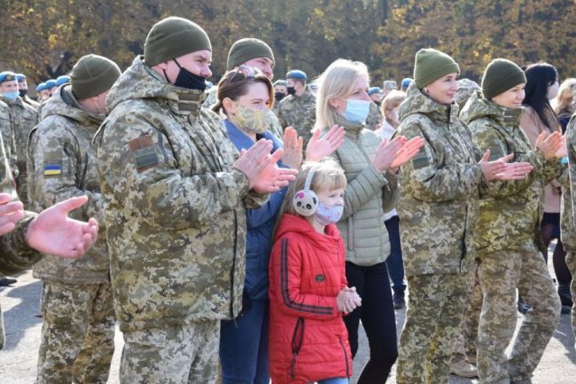 Злата Огнєвіч та Олександр Положинський заспівали для волинських прикордонників. ВІДЕО