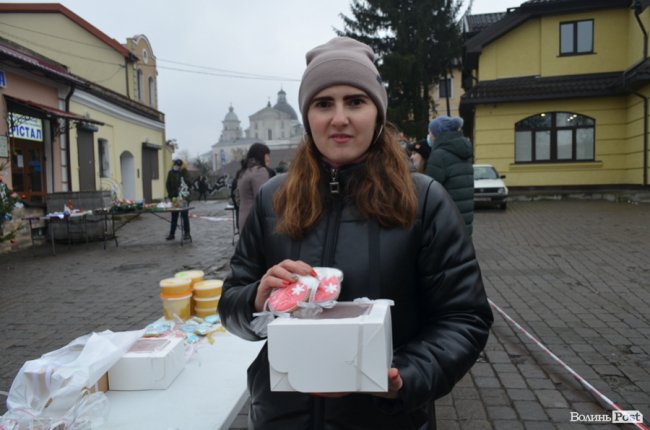 У Луцьку «сонячні» діти організували ярмарок для порятунку подруги, яка долає лейкемію. ФОТО 