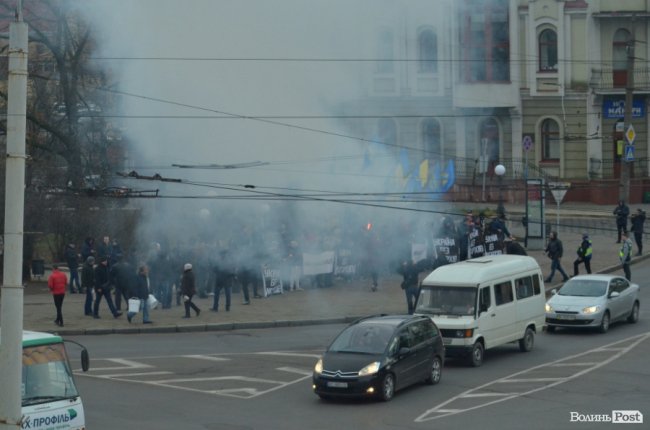 У Луцьку – акція протесту проти олігархів. ФОТО. ОНОВЛЕНО