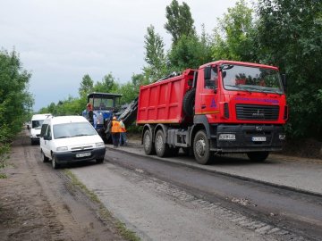 Розпочали довгоочікуваний ремонт дороги Нововолинськ-Іваничі: водіїв попереджають про обмеження руху. ФОТО