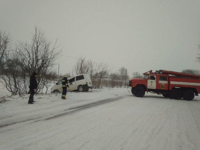 Села без світла і 24 авто у заметах: наслідки снігопаду на Волині