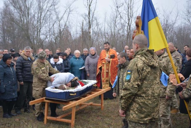 На Київщині провели в останню путь воїна волинської бригади. ФОТО