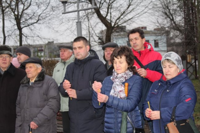 У Нововолинську запалили свічку пам'ять жертвам Голодомору