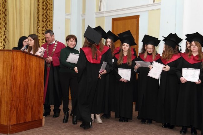 У ВНУ випускники магістратури отримали дипломи. ФОТО