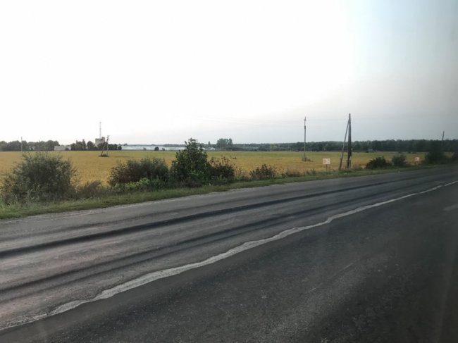 Асфальт піднявся хвилями: показали стан дороги Луцьк-Маневичі. ФОТО