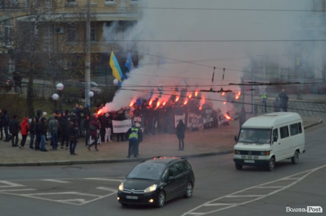 У Луцьку – акція протесту проти олігархів. ФОТО. ОНОВЛЕНО