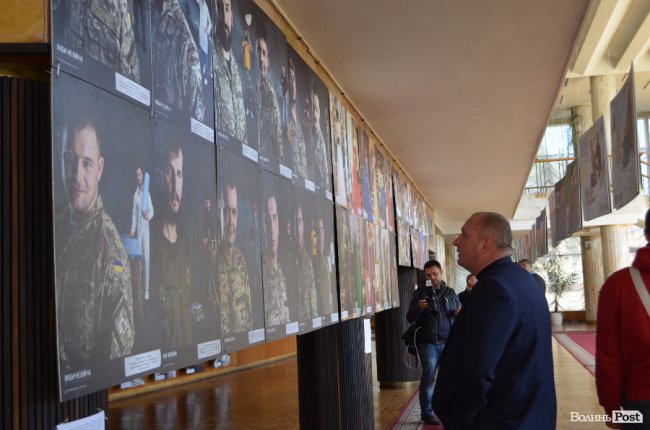 «Якби не війна»: у Луцьку відкрили фотовиставку 