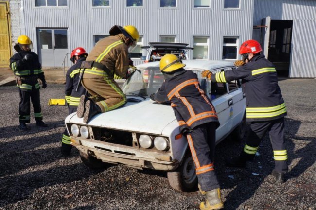 У Нововолинську відбулися навчання рятувальників. ФОТО