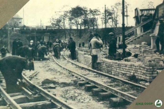 Як у Луцьку відкривали дитячу залізницю. РЕТРОФОТО