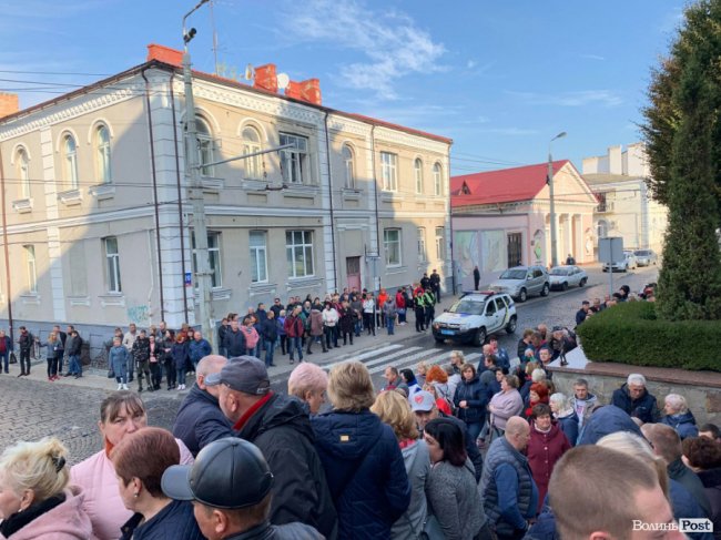 Під Луцькрадою – мітинг базарників. ФОТО. ВІДЕО