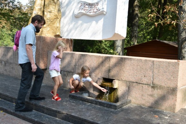 Світловий тунель і компас: у луцькому парку – новинки до Дня міста. ФОТО