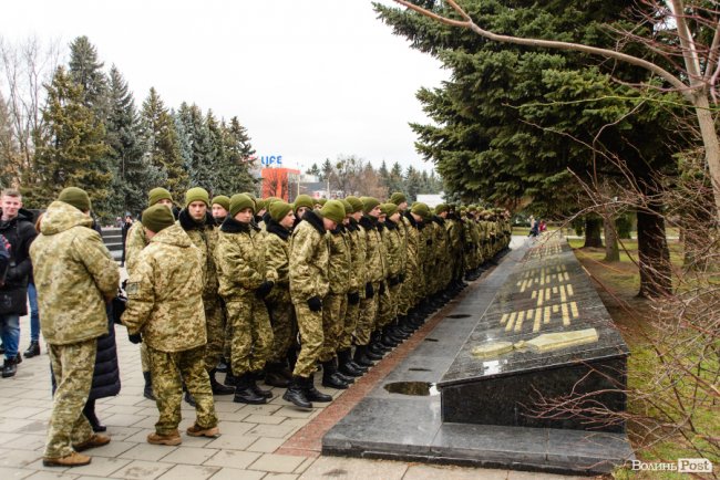 Небесний Легіон спостерігає за нами: у Луцьку вшанували пам'ять Героїв Майдану. ФОТОРЕПОРТАЖ