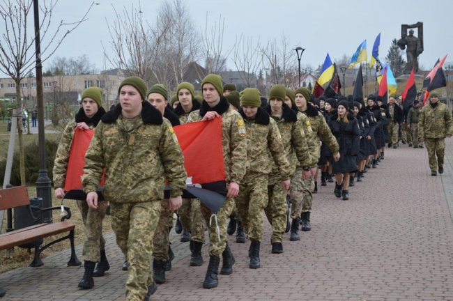 На Волині добровольців вшанували маршем патріотів. ФОТО