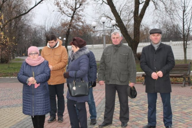 У Нововолинську запалили свічку пам'ять жертвам Голодомору