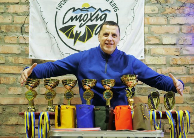 День над «прірвою» на одній мотузці: як на Волині приймали перший чемпіонат України зі спелеотехніки. ФОТО