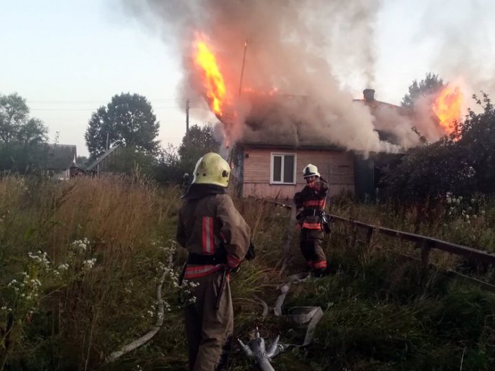 На світанку в селі на Волині згорів житловий будинок