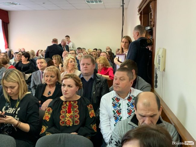 Зі слізьми, піснями і Біблією: як Філюка вітали з призначенням у Конституційний Cуд