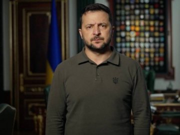 «Дякую всім, хто тримає позиції та знищує російські війська», –  Зеленський