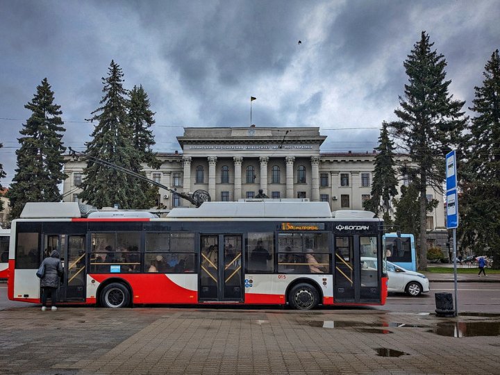 Як їздитимуть маршрутки та тролейбуси у перший день 2025 року