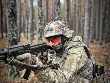 На Херсонському напрямку ЗСУ утримують зайняті позиції на лівобережжі Дніпра, – Генштаб