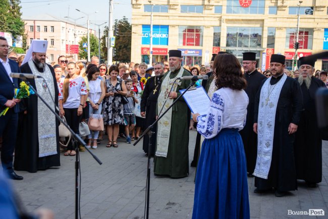 У Луцьку вшанували загиблих захисників України. ФОТОРЕПОРТАЖ