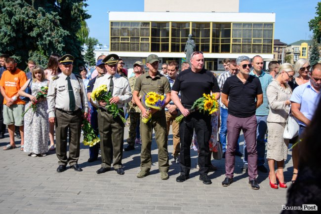 У Луцьку вшанували загиблих захисників України. ФОТОРЕПОРТАЖ