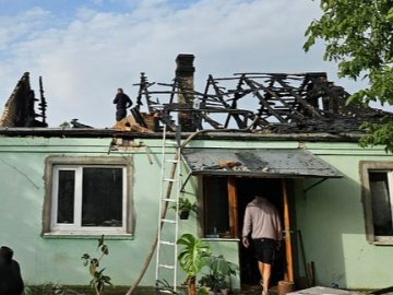 «Прилетіло» в будинок, поки вона там спала»: волинянці потрібна допомога