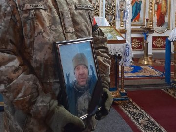 На Волині попрощалися із загиблим Героєм Сергієм Семеновим