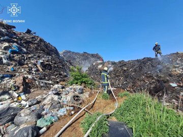 На Волині горіли два сміттєзвалища