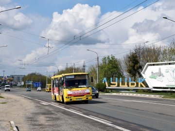 У Луцьку збільшать кількість громадського транспорту для доїзду на кладовище у Провідну неділю 