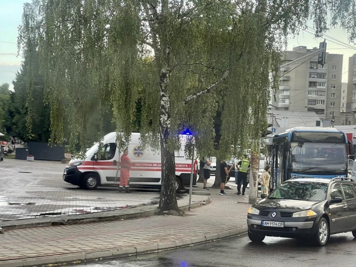 Невдалий маневр завершився травмами: у Луцьку покарали водія, який скоїв ДТП з маршруткою