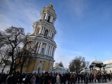 Вперше Різдвяне богослужіння у Лаврі зазвучало українською мовою: Добрі новини від ВолиньPost за 7 січня