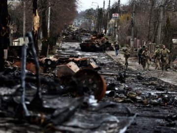 «Подивіться, яких катів ви виростили»: Зеленський звернувся до російських матерів через звірства у Бучі