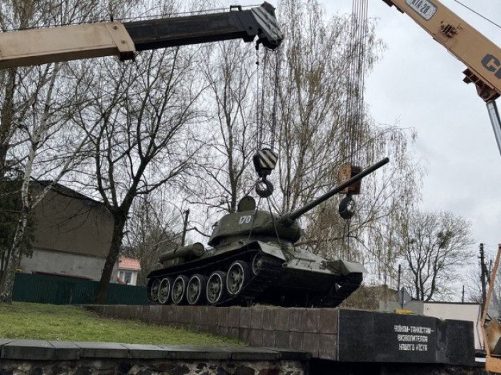 Облаштування скверу на місці, де стояв радянський танк у Володимирі, відклали