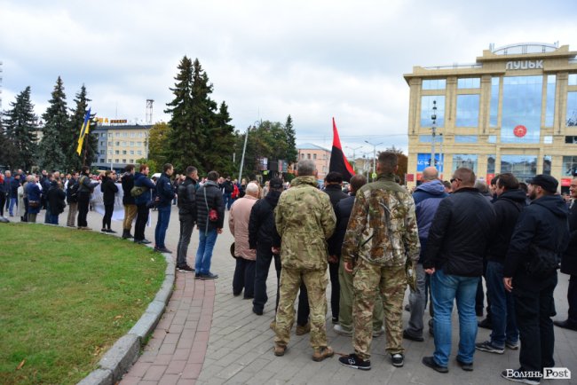 У Луцьку влаштували масштабну акцію «Ні капітуляції». ФОТО