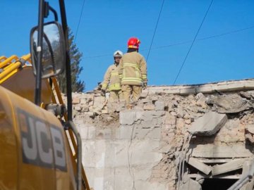 На Рівненщині продовжують розгрібати завали: відомо про ще одну жертву 