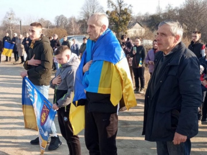 На Волині зустріли звільненого з російського полону воїна Віталія Войтовича