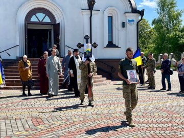 Волиняни віддали останню шану Герою Ярославу Каламуняку