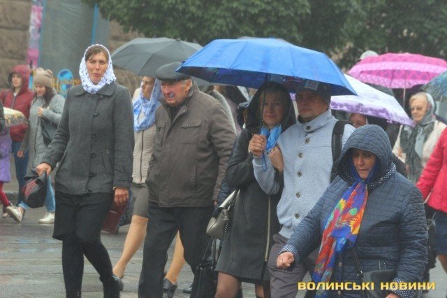 Центром Луцька пронесли чудотворну ікону. ФОТО