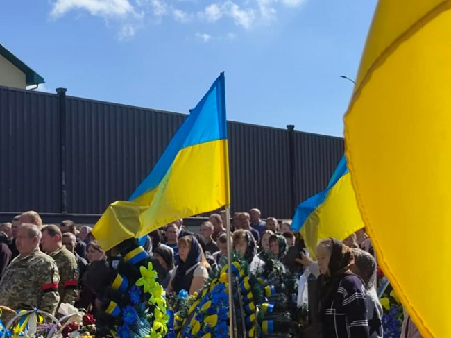 На Волині попрощалися з Героєм, бойовим медиком Павлом Лавренюком