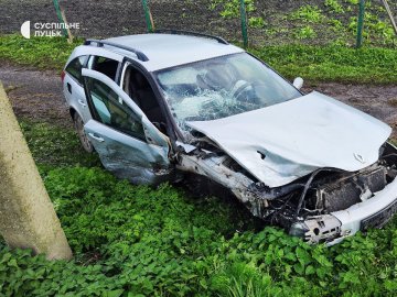 Аварія на Волині: машина злетіла в кювет