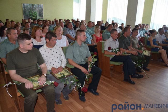 Військові нагородили волинських лісівників. ФОТО