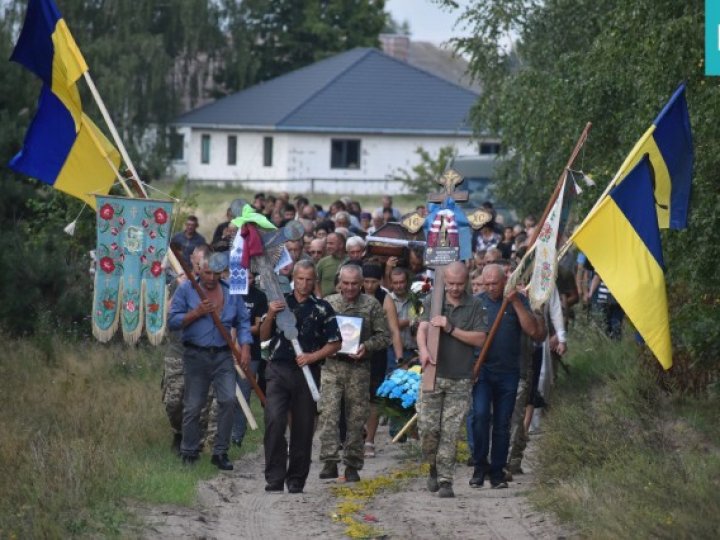 На Любешівщині провели в останню дорогу загиблого Героя Василя Маковського